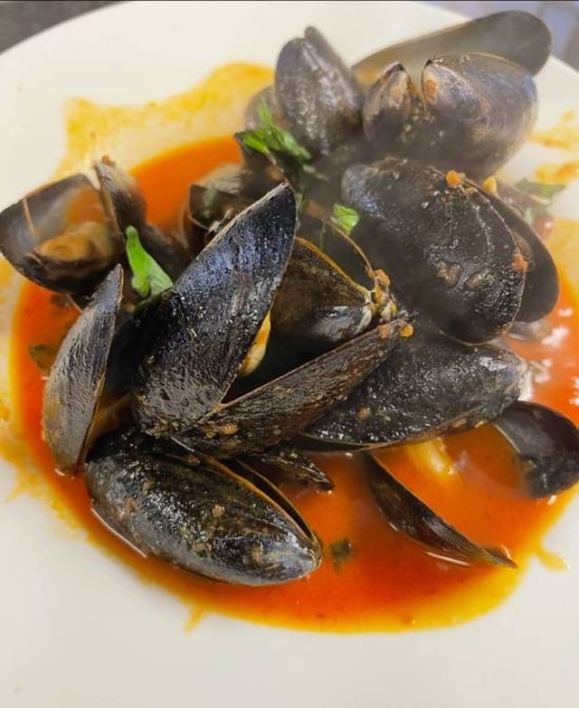 Mussels Marinara.